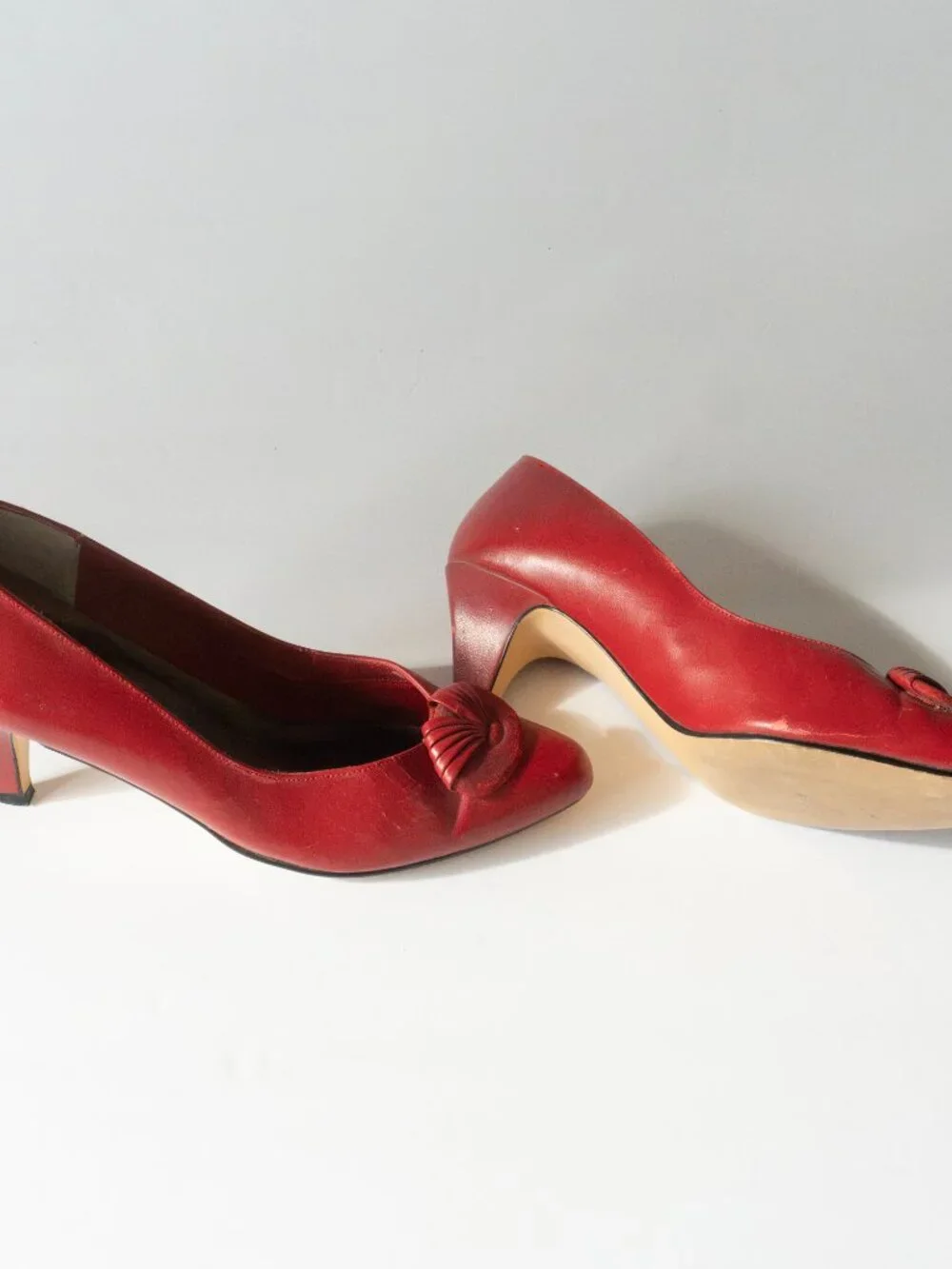 Vintage 80s LifeStride Red Leather Pumps Heels Size 7N Narrow 2.5